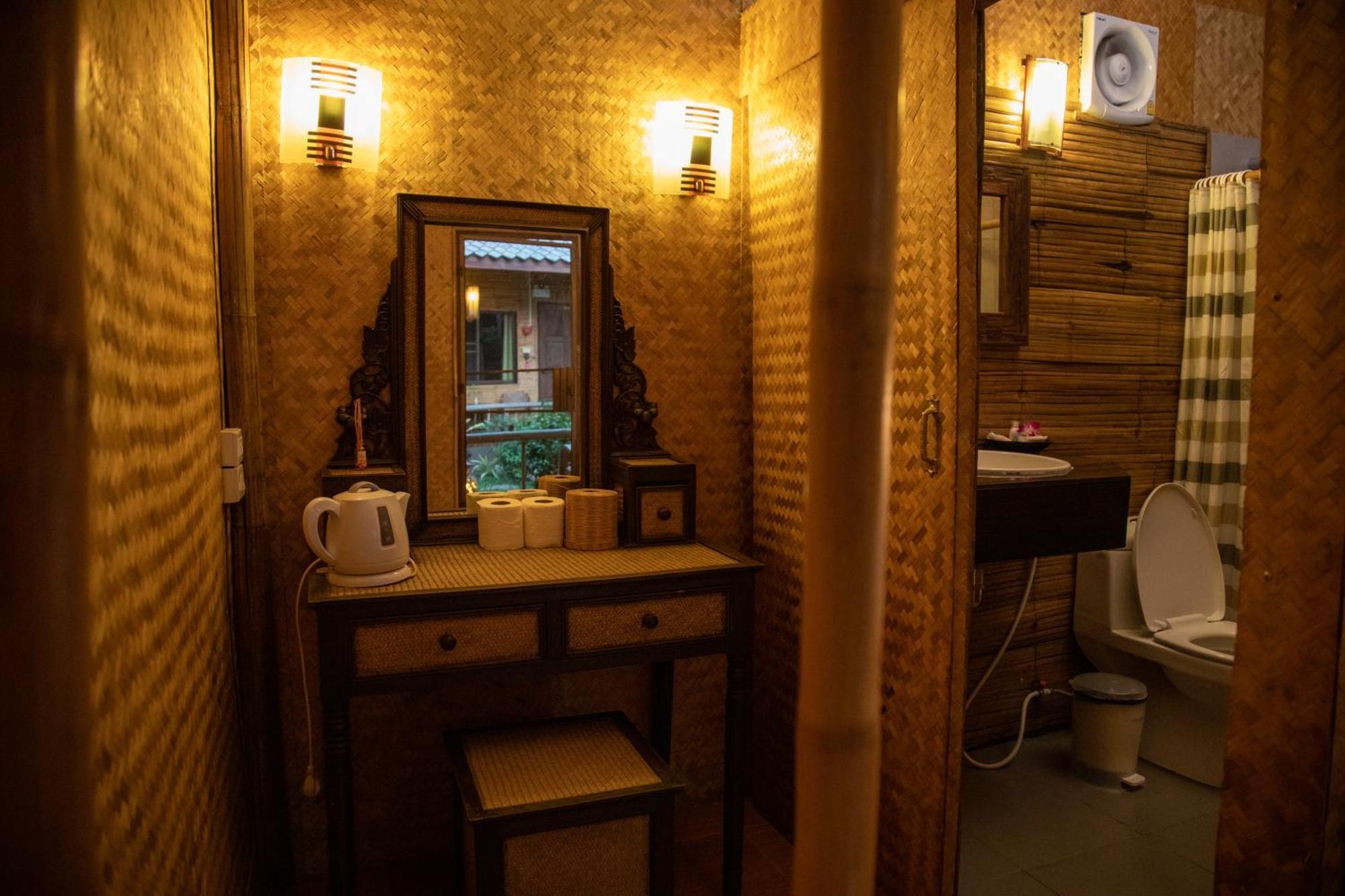 Boutique Hotel & Restaurant, Jaidee Bamboo Huts Chiang Mai Bagian luar foto