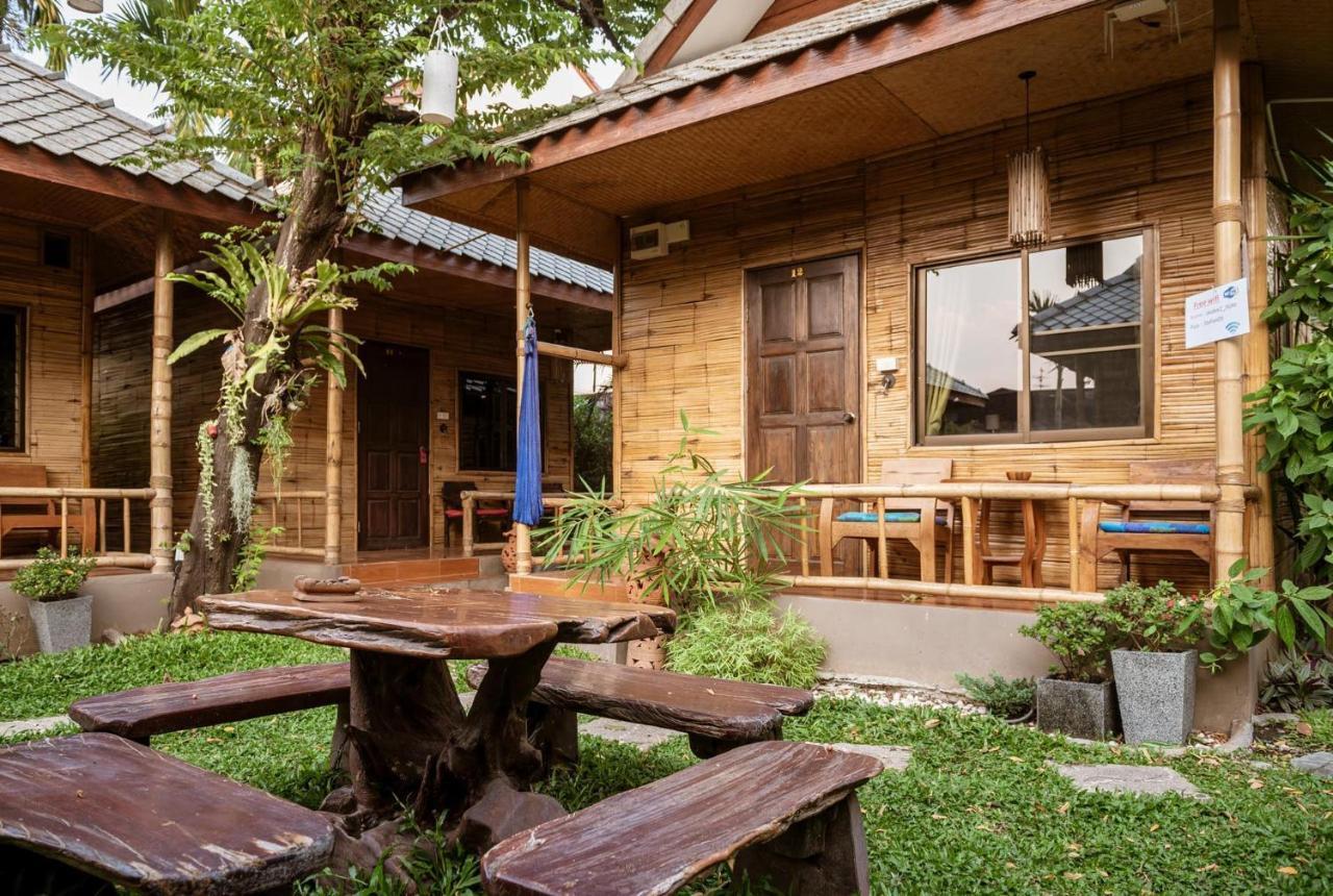 Boutique Hotel & Restaurant, Jaidee Bamboo Huts Chiang Mai Bagian luar foto
